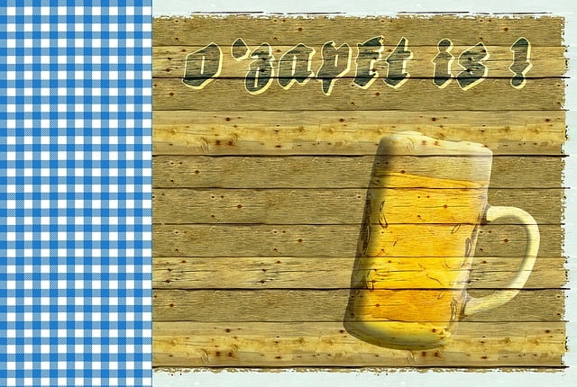 Free oktoberfest beer glass wood illustration