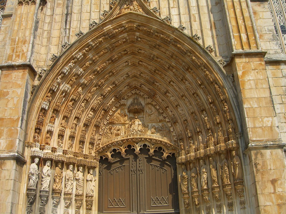 Heritage and Coastline: A Cultural Itinerary Through the Algarve