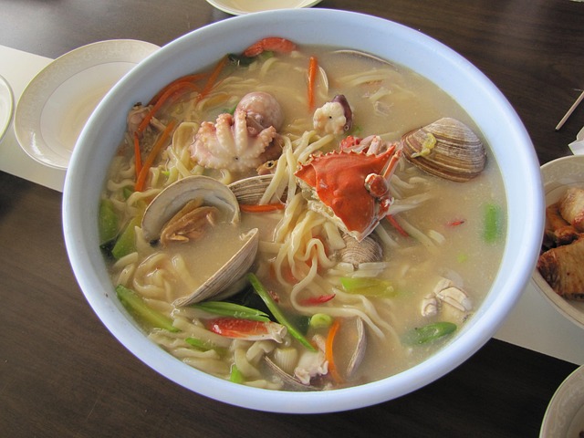 Meeresfrüchte, Noodles, Daebudo-Insel