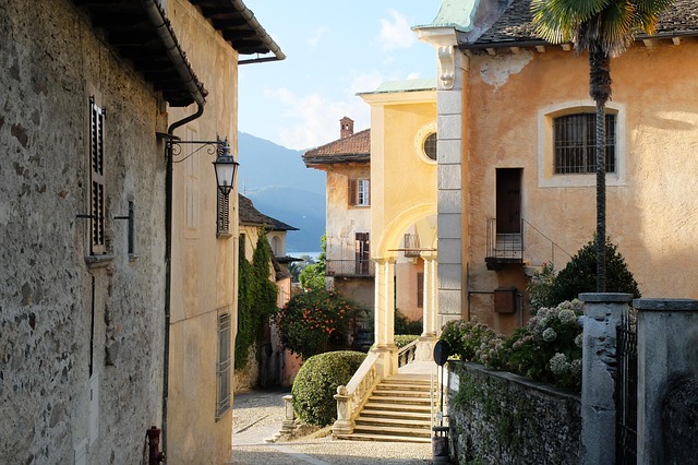 Free Historic Center Lake Orta photo and picture