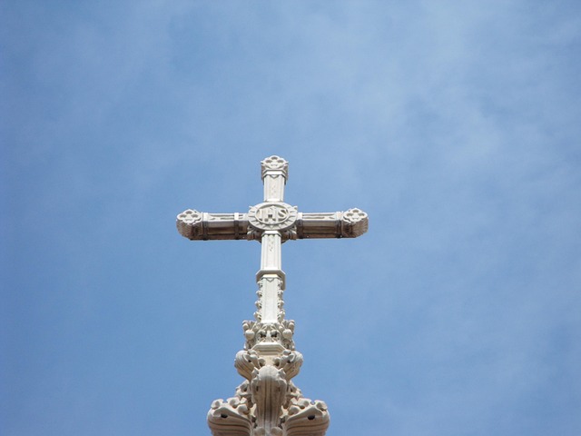 Cruz, Catedral De Nápoles, Fachada