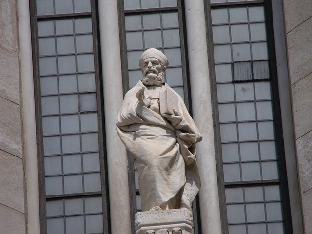 Catedral De Nápoles, Fachada