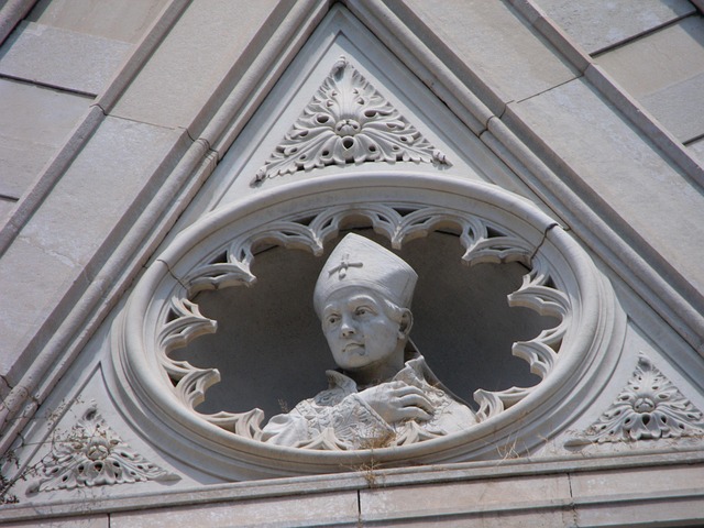 Catedral De Nápoles, Fachada