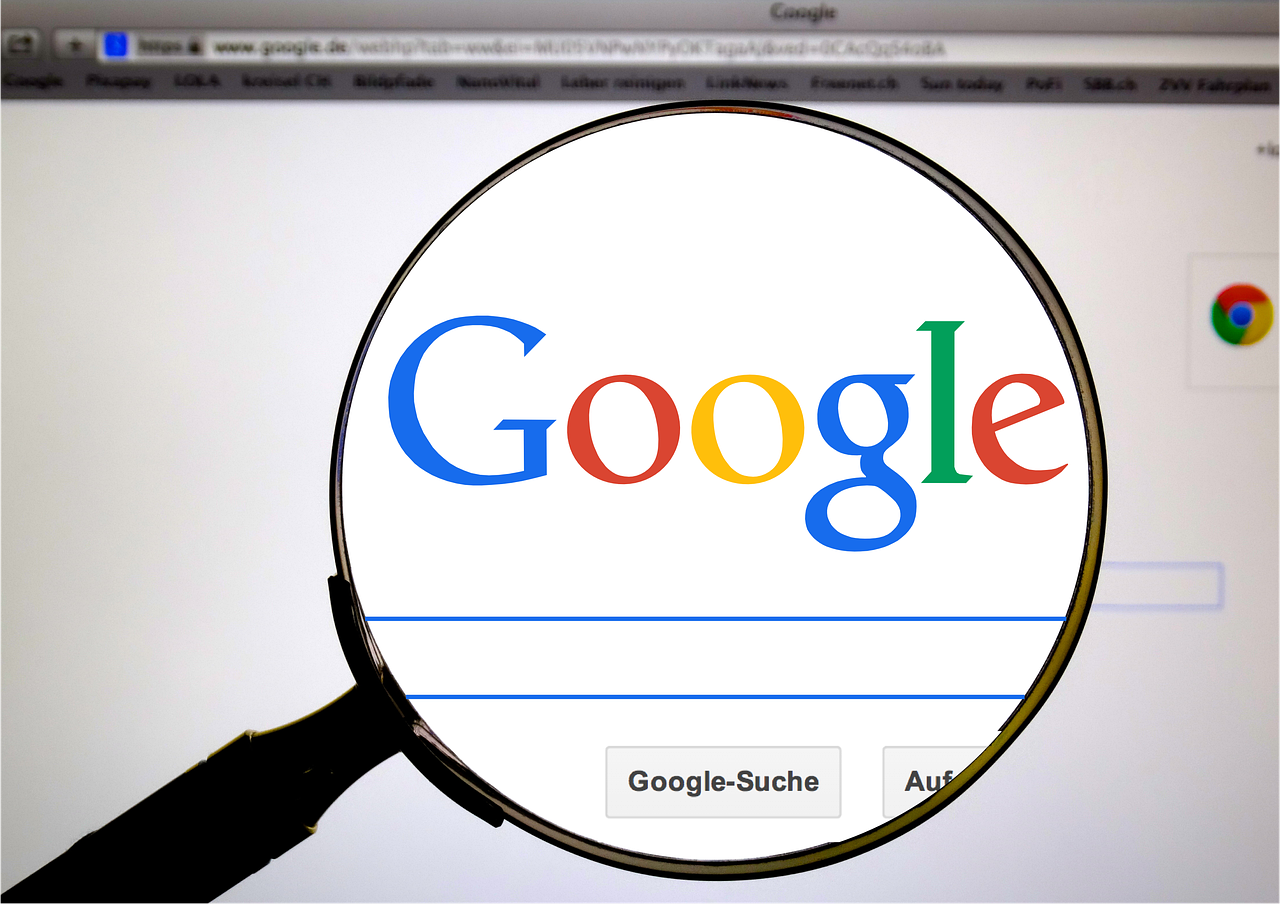 Google search homepage displayed in a web browser.