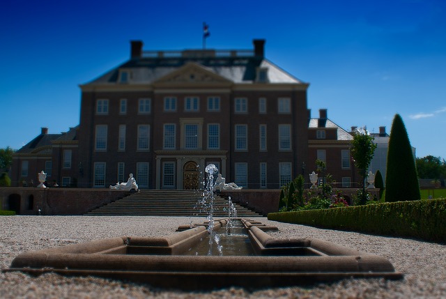 Free Palace Het Loo Fountain photo and picture