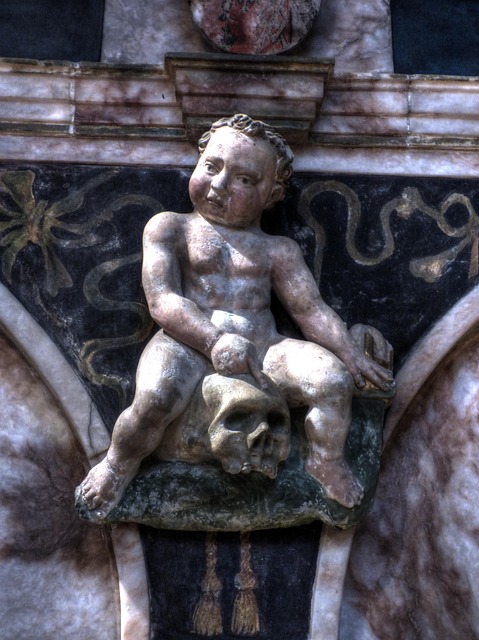 Free Statue Skull photo and picture