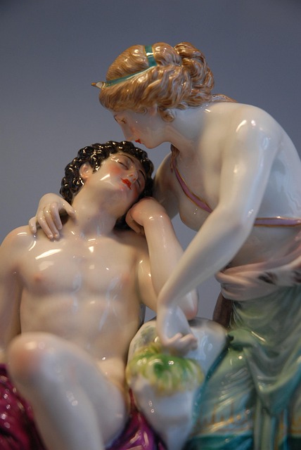 Free Porcelain Figurines Love photo and picture