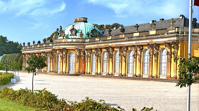 Postupim, Hrad, Hdr, Palác, Budova