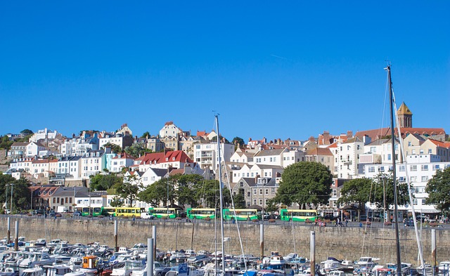 Guernsey, Port, Case, Oraș, Insulă