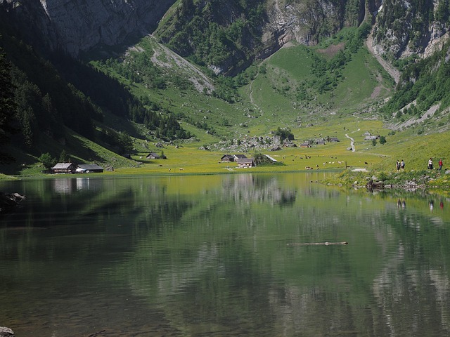 Free Mountain Lake Seealpsee photo and picture