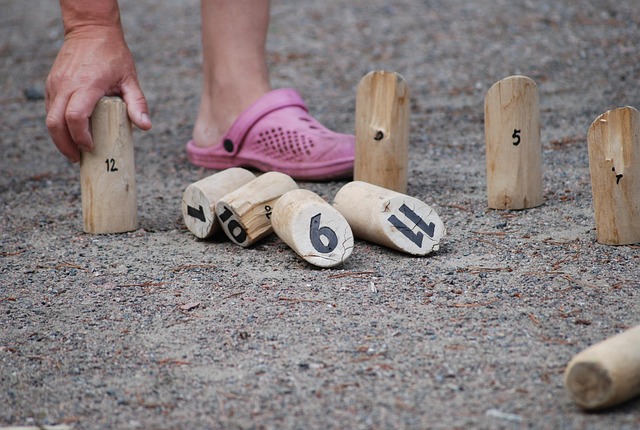 Mölkky, Jogos, Quadra