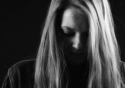 Chica, Tristeza, Oscuro