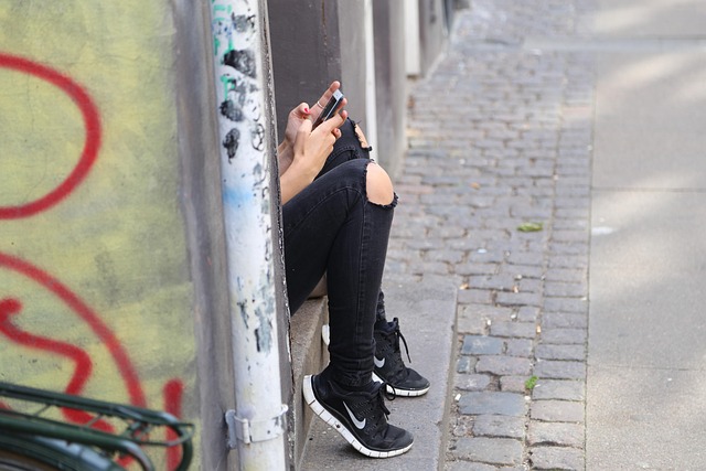 Free Girl Mobile photo and picture