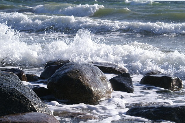 Free Waves Water photo and picture