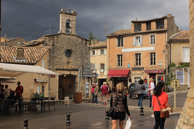 Free Gordes Market Square photo and picture