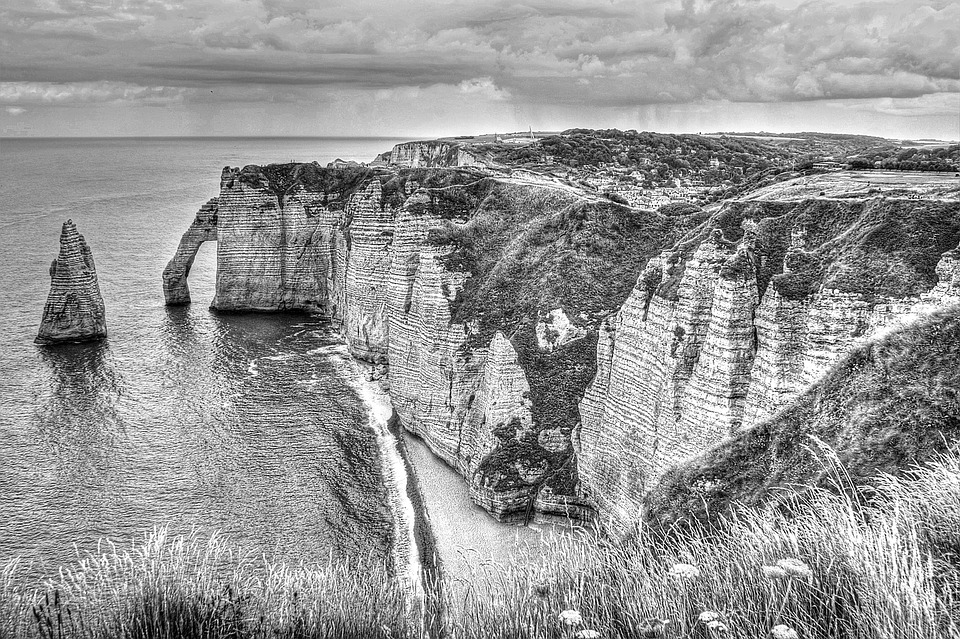 Top 10 Intriguing Facts about Etretat Cliffs