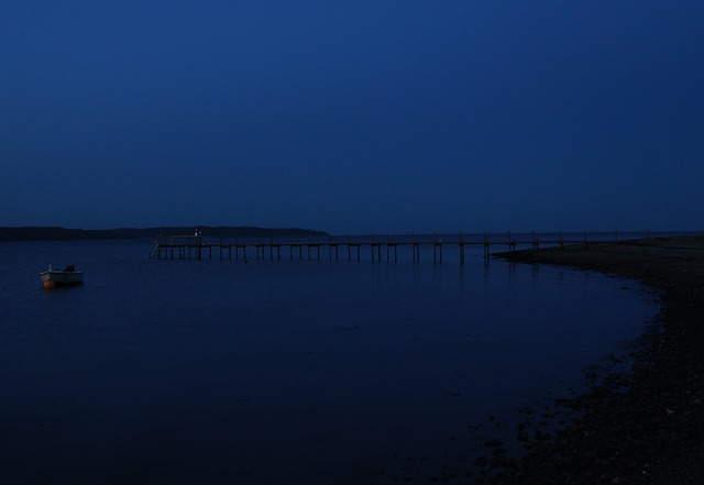 Free Web Lake photo and picture