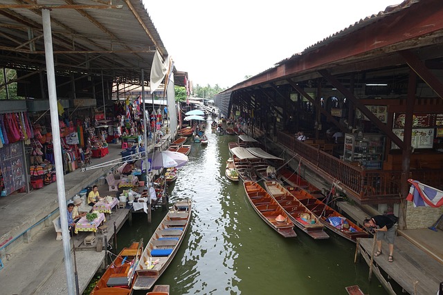Free Thailand Floating Market photo and picture