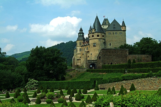 Free Bürresheim Castle Eifel photo and picture