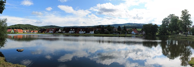 Holubov, Voda, Rybník