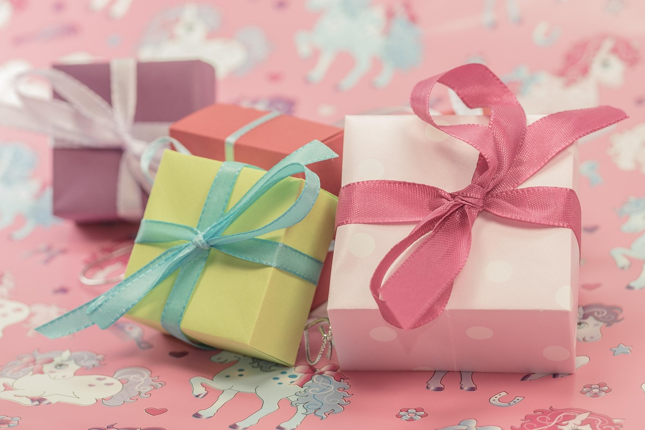 gift-553126_1280.jpg