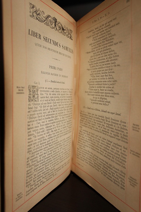 Wie nennt man die heilige Schrift der Christen? Wie nennt man die heilige Schrift der Christen?