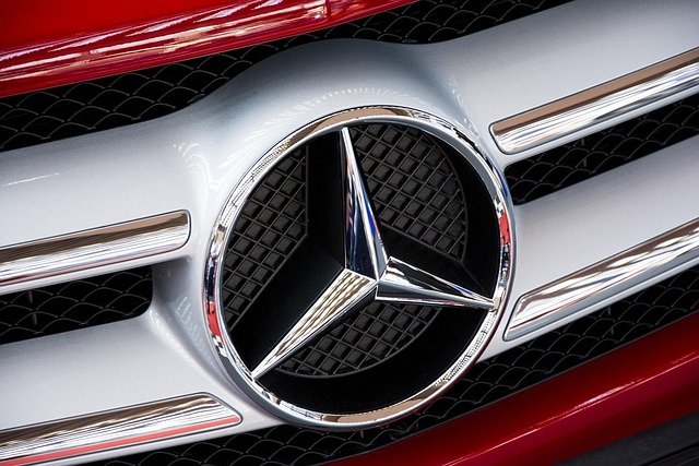 Free Mercedes Logo photo and picture
