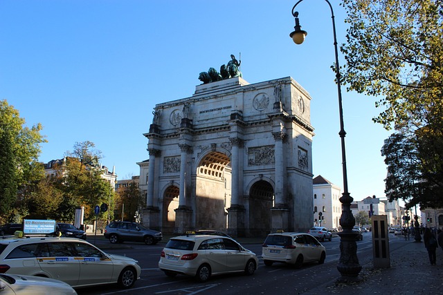 Free Victory Gate Munich photo and picture