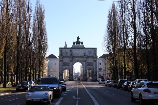 Free Victory Gate Munich photo and picture