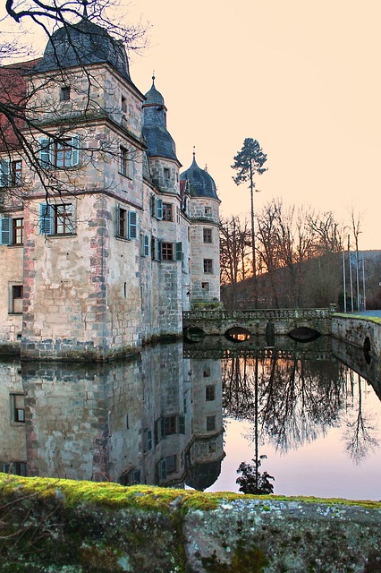 Free Moated Castle Mittwitz photo and picture