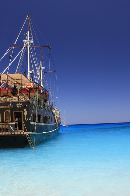 Barco A Vela, Piratas, Céu Azul