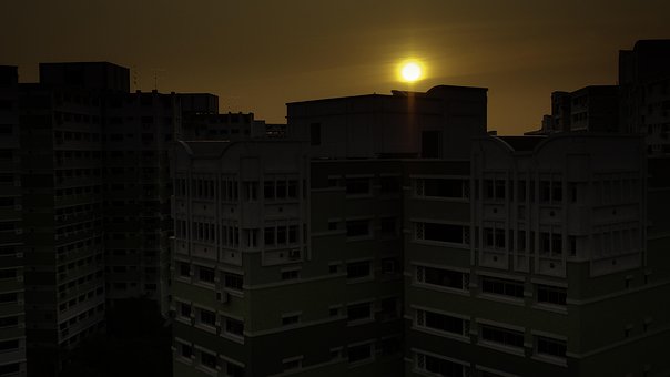 Apus De Soare, Singapore, Locuințe