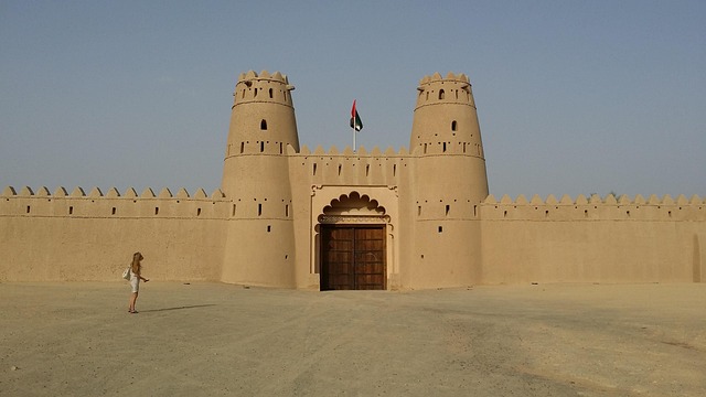 Al ain, uae, castle and oasis — photo by dbenthien
