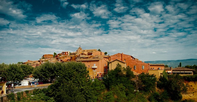 Landsby, Provence, Frankrig, Himmel