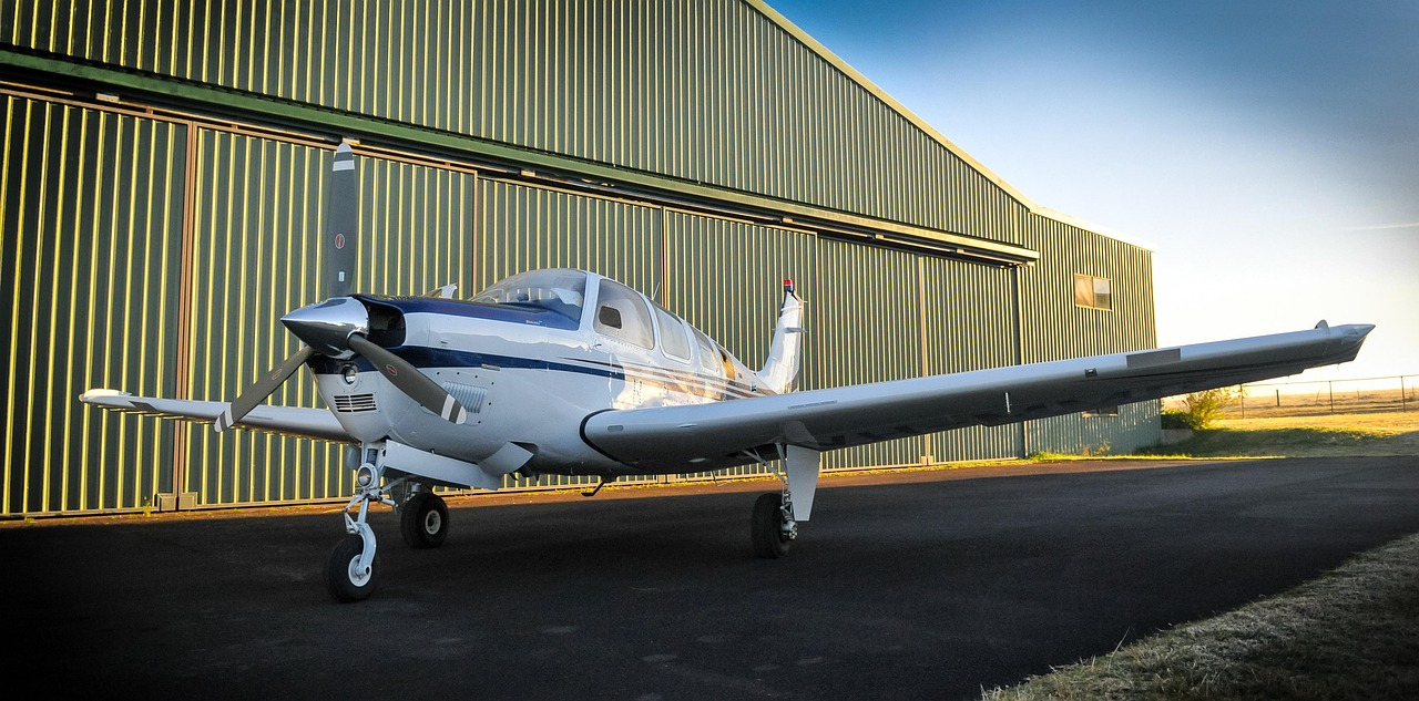 Plane - free online jigsaw puzzle photo