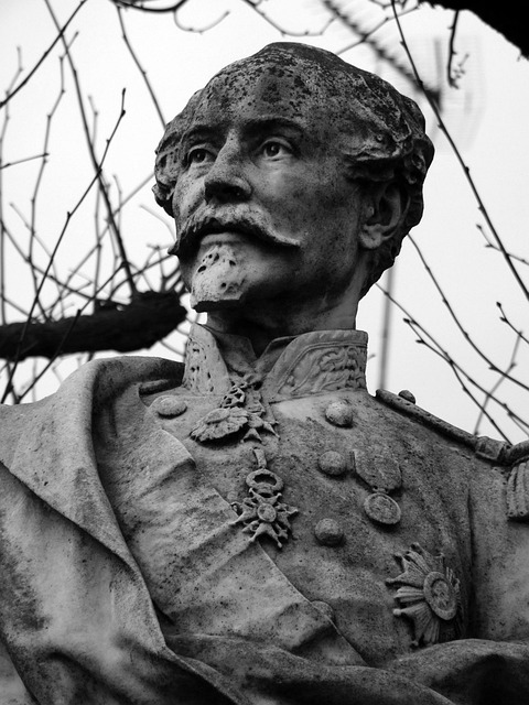 Free Bust Monument photo and picture