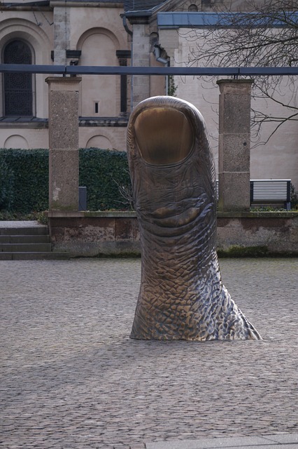 Památník, Palec, Sochařství
