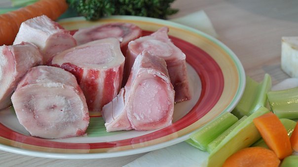 Knochenbrühe