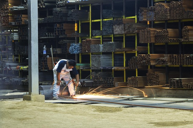 Free Employee Welder photo and picture