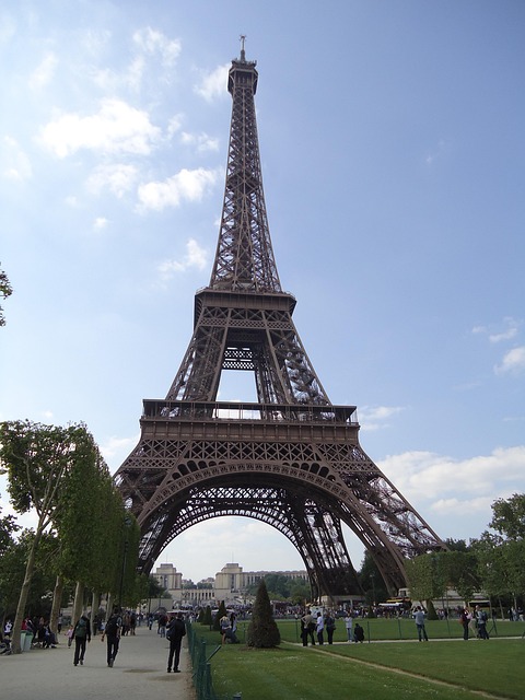 Free Eiffel Tower photo and picture