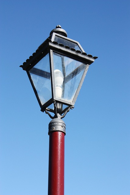 Udsmykkede, Lampe, Stolpe, Himmel, Blå