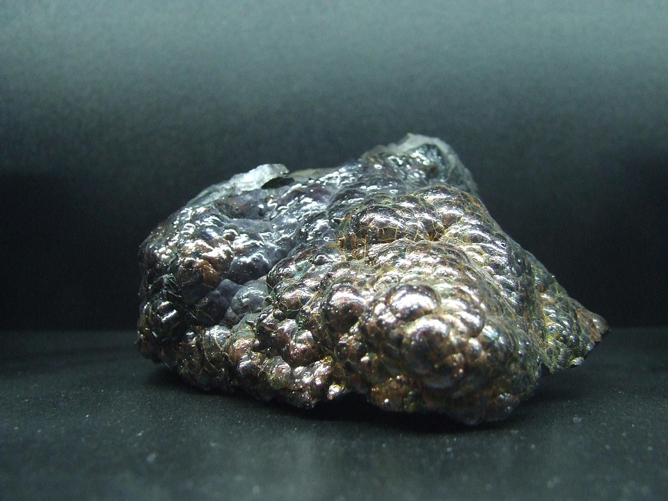L'ematite, chiamato anche triossido di diferro (Formula chimica Fe2O3) è un ossido con la struttura ordinata