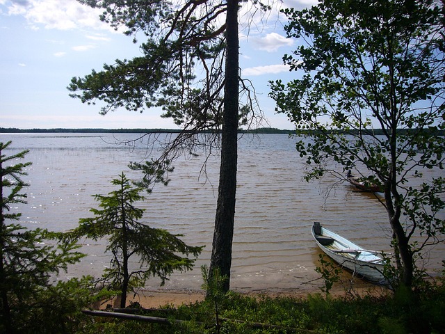 Free Lake Boat photo and picture
