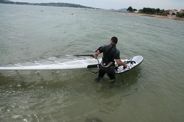 Free Windsurfing Extreme Sport photo and picture