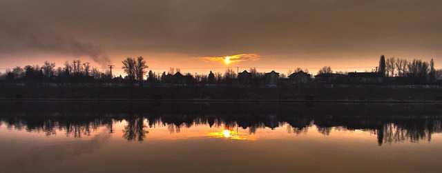 Sunrise, lake, suburb and nature — photo by 20072