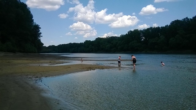 Free Tisza Low photo and picture