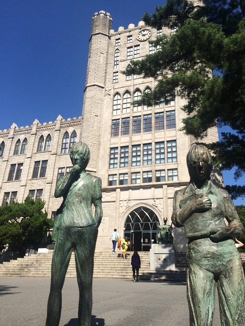 Standbeeld, Kyunghee-Universiteit