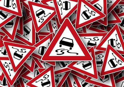 Indicatoare Rutiere, Auto