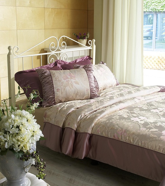 Free Bedroom Bed photo and picture