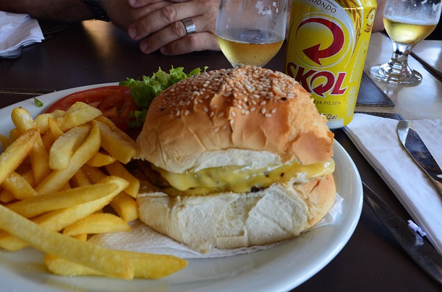 Fastfood, Burger, Chips, Øl, Bar
